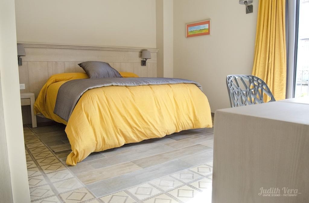 Hostal 1888 Gironella Pokoj fotografie